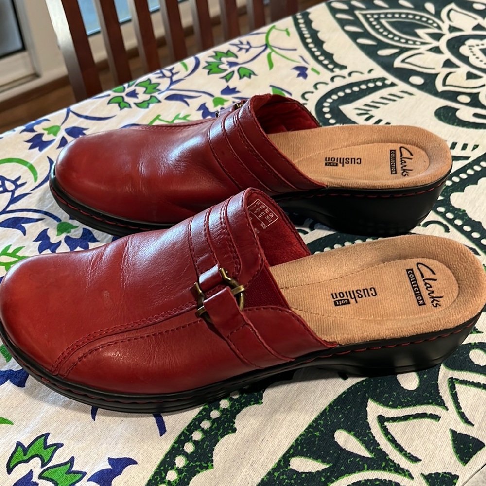 Womens Clark’s Mules Size 9.5